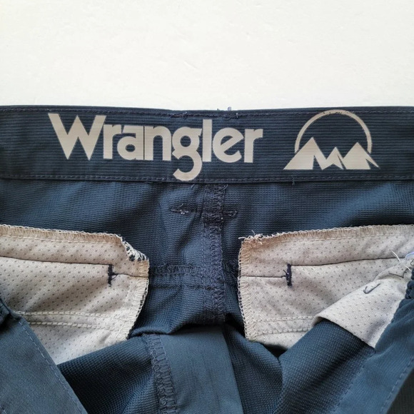Wrangler Men's Utility Shorts Navy Blue Size 38 - Picture 10 of 12